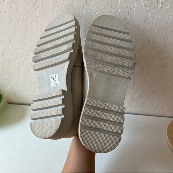 Boden Natural Chunky sole leather deck shoes NWT - Picture 10 of 11